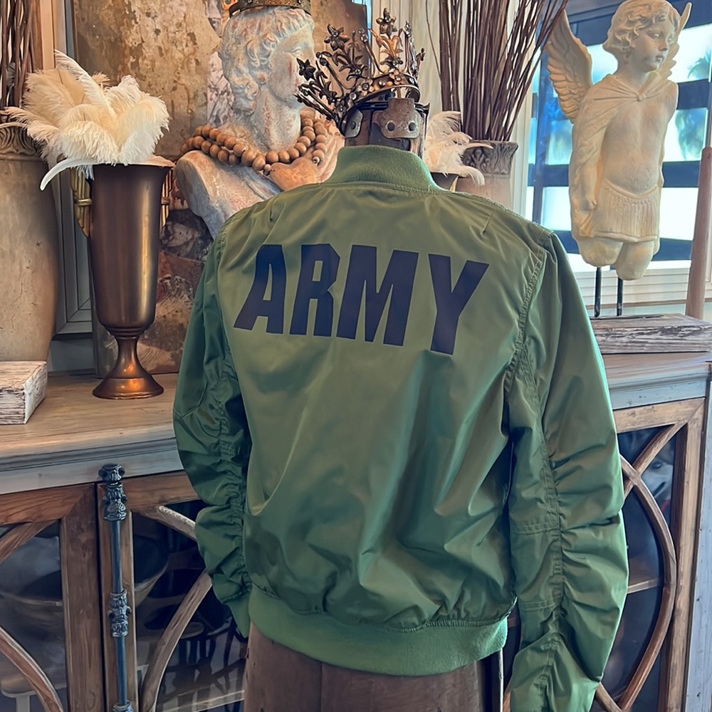 U.S Army - Picture 4 of 5